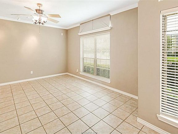 4th image of 202 Hartford Dr