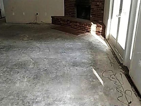 4th image of 16419 Winburn Pl