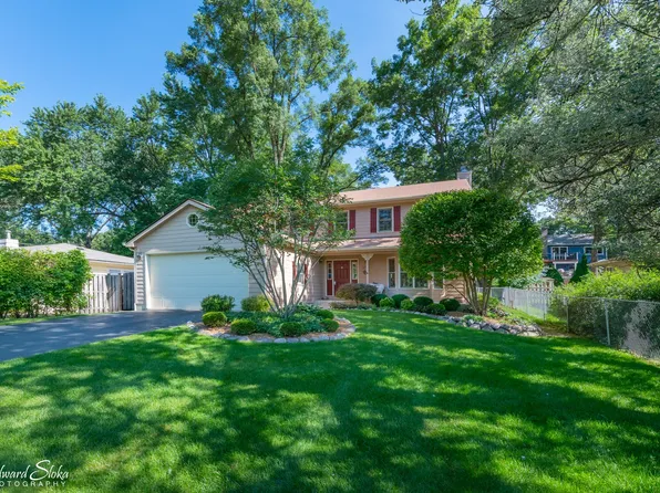 517 Bernyce St, Lake In The Hills, IL 60156