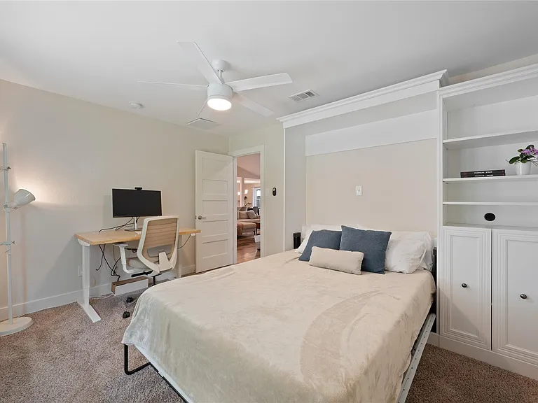 4902 Pelham Dr — Photo 32