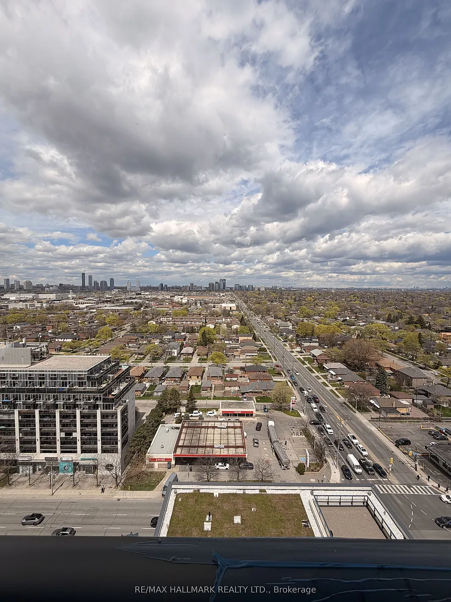 Building Photo - 1007 The Queensway