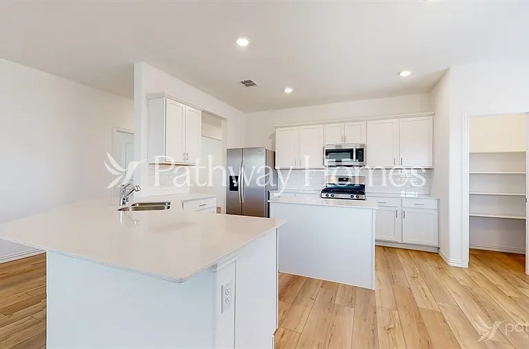 929 Rusty Spur Ln — Photo 5