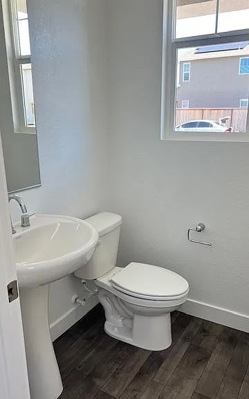 435 Avendale Dr — Photo 8