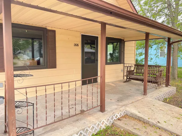 166 N Ash St, Ainsworth, NE 69210