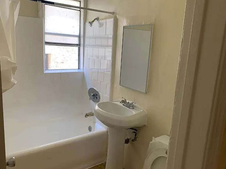 Coronado Apartments — Photo 11