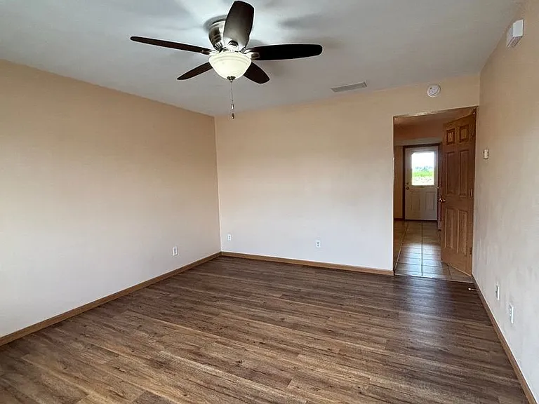 117 Northtowne St — Photo 3