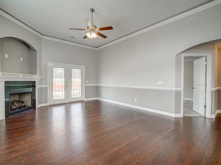 732 Shelburne Ln — Photo 20