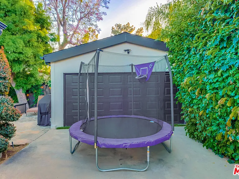5715 Corteen Pl — Photo 28