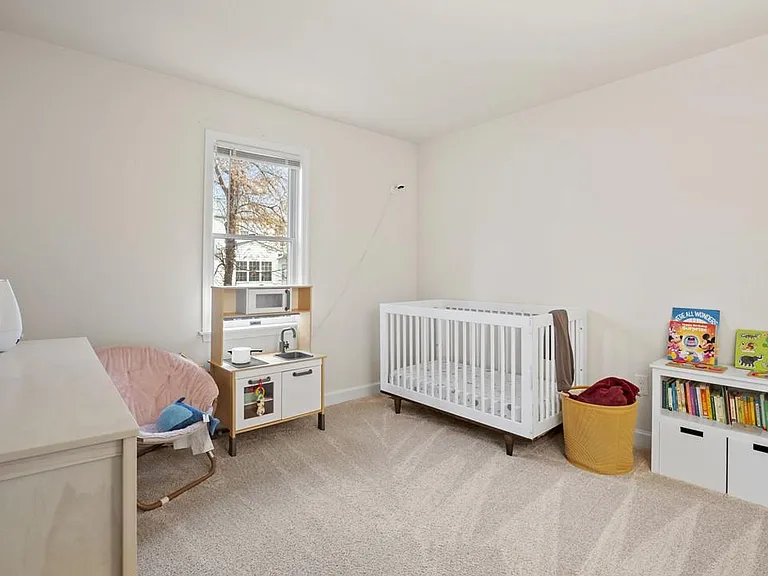 596 Knollwood Rd — Photo 26