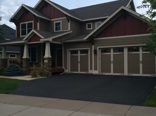 1800 Deephaven Dr, Woodbury, MN 55129