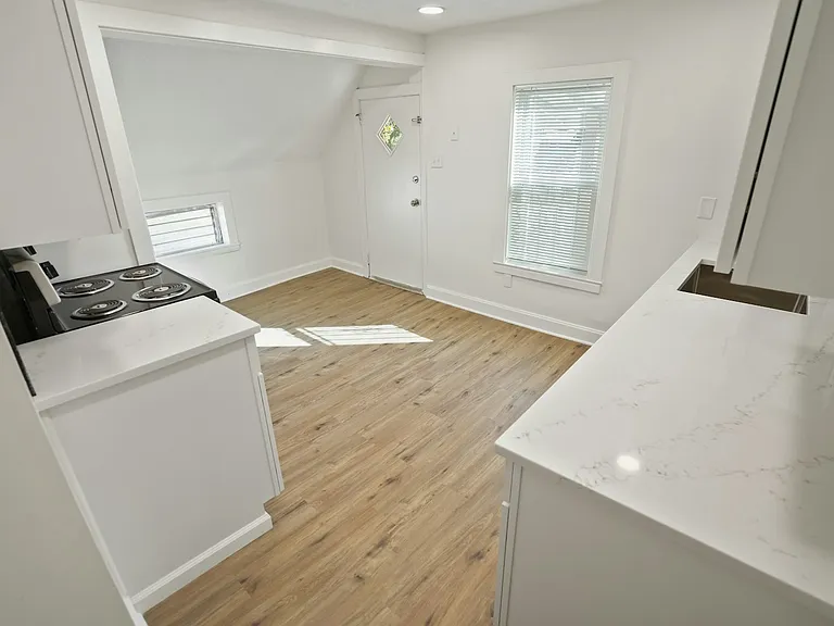 337 Garfield Ave #2 — Photo 4