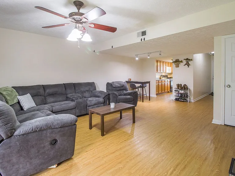 34 Knollwood Cir — Photo 4