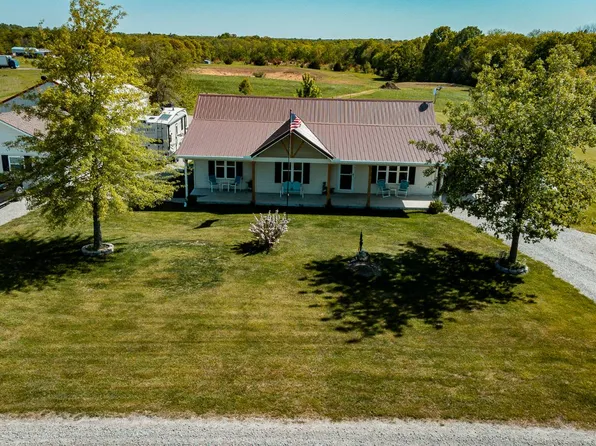 6350 SE Sanders Rd, Cameron, MO 64429