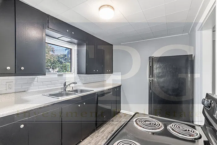 4 bed, 2.0 bath, 1642 sqft, $2,100 — Photo 4