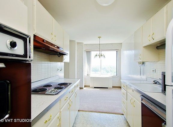 5th image of 6933 N Kedzie Ave APT 815