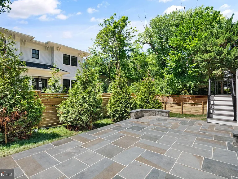 5022 Cathedral Ave NW — Photo 45