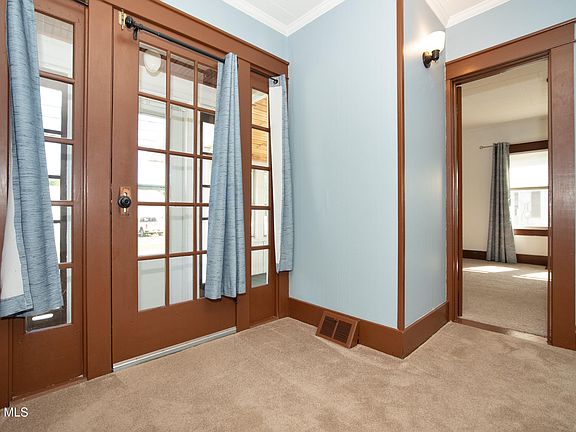 3rd image of 66 Maple Street