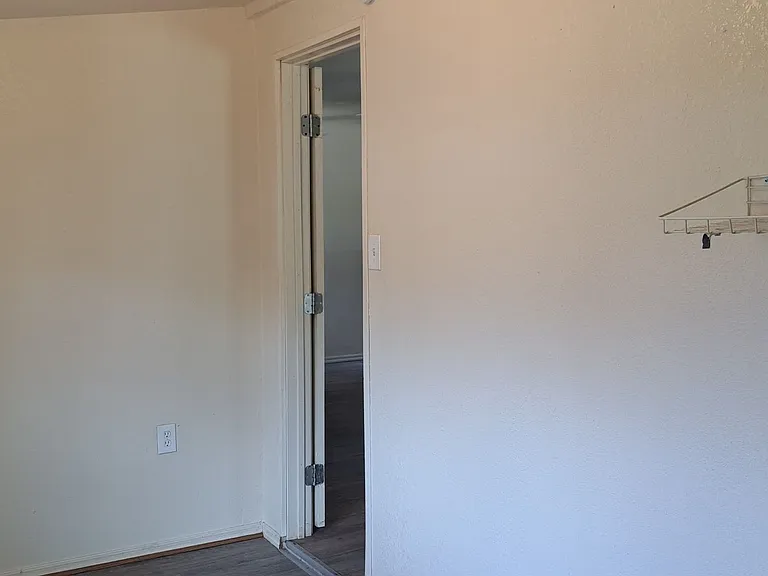 4025 E Aztec Rd — Photo 6