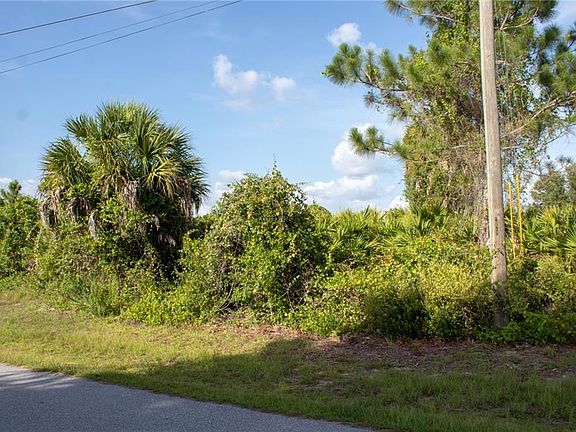 3rd image of Clovelon St
