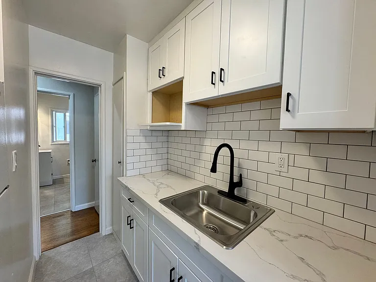 2715 F Street — Photo 4