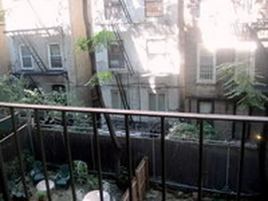 Rented by Metropolis Real Estate of Manhattan | media 9