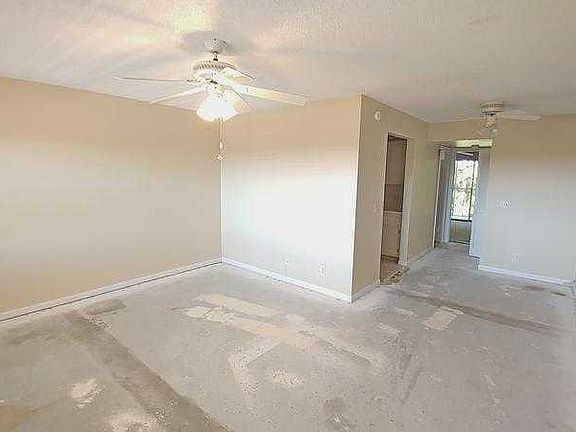 INT_LIVING/DINING ROOM COMBO