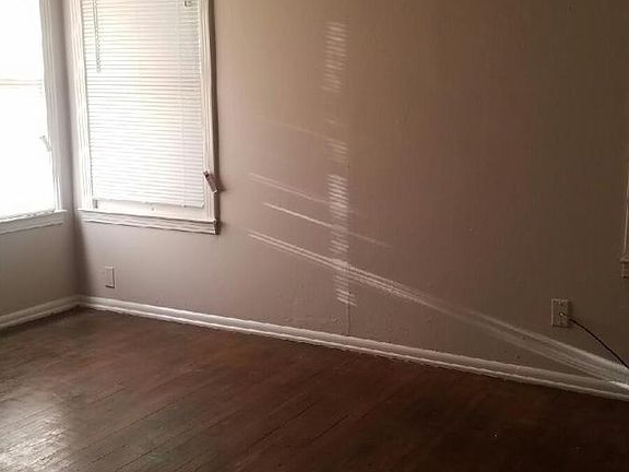 3rd image of 1030 Whitaker Dr
