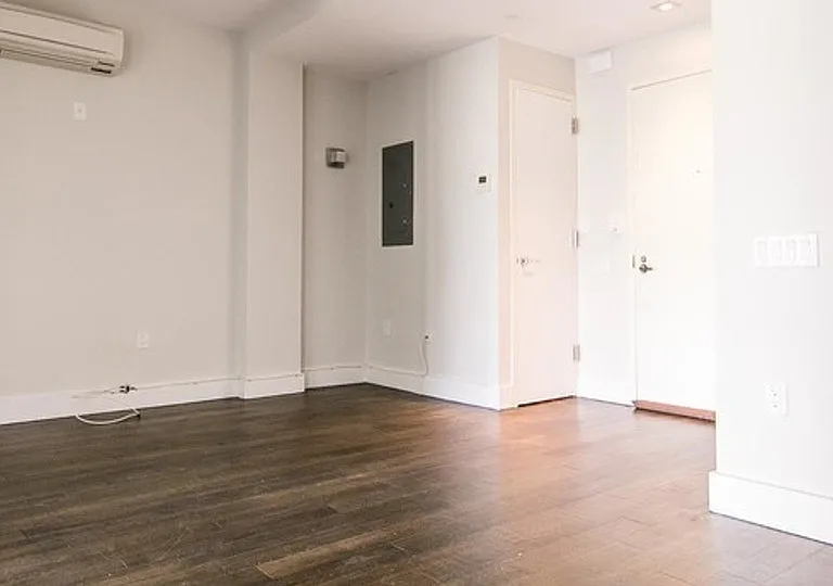 146 Meserole St #5D — Photo 40