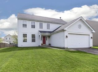 7048 Westwood Dr, Carpentersville, IL 60110
