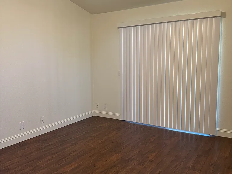 16920 Yvonne Dr — Photo 12