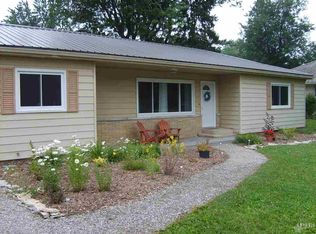 4450 Doenges Dr, Fort Wayne, IN 46815