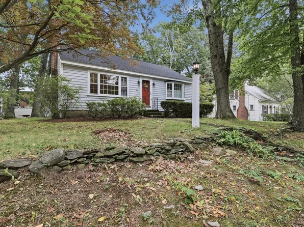 37 Highland Ave, Leominster, MA 01453
