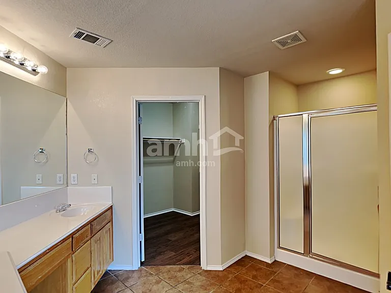 402 Nutmeg — Photo 11