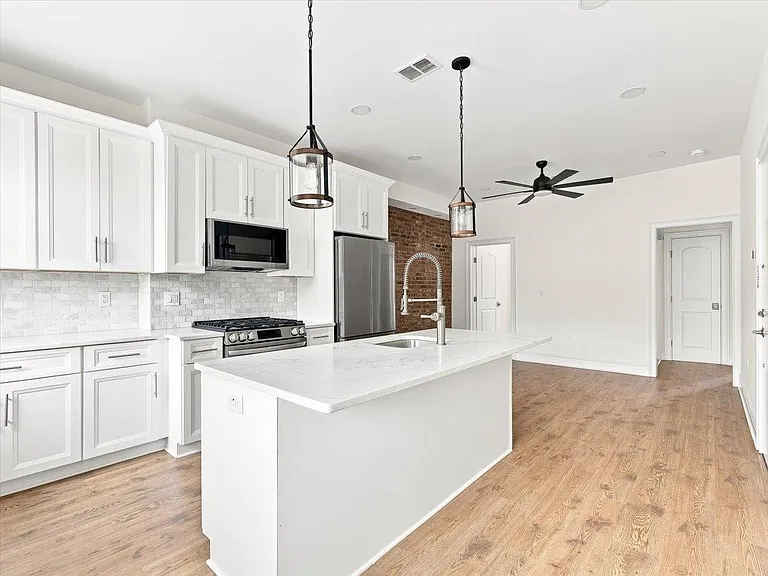 155 Grand St #2 — Photo 20