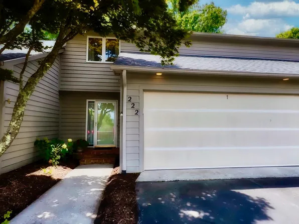 222 Woods Edge Ct, Blacksburg, VA 24060