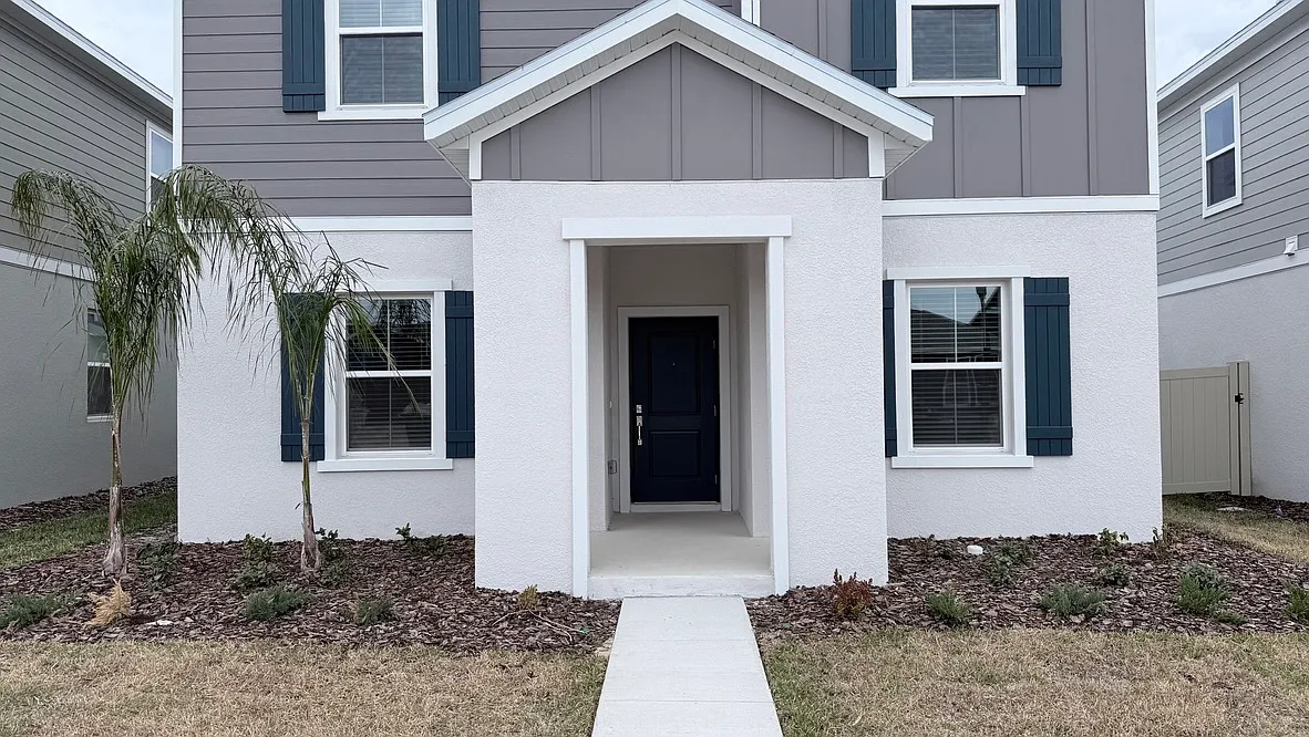 5 bed, 2455 sqft, $2,900 — Photo 2