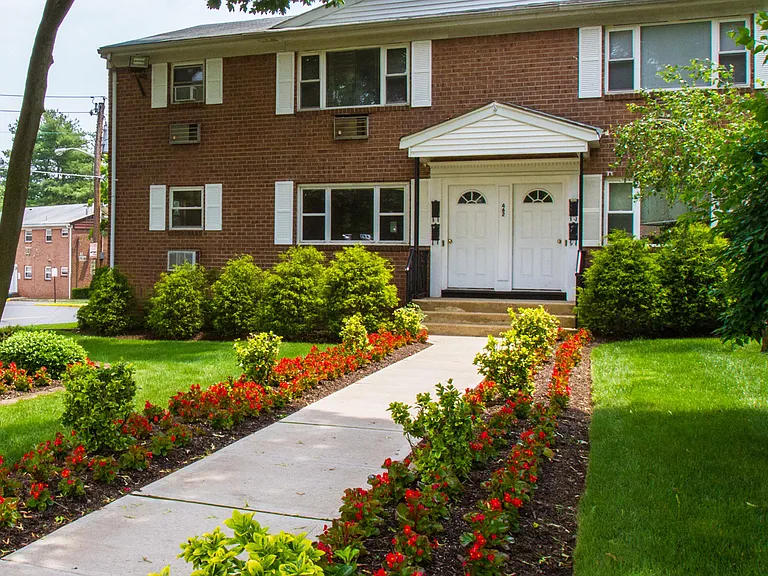 Douglass Gardens Apartments — Photo 16