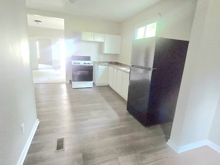 514 Studebaker St #1 — Photo 2