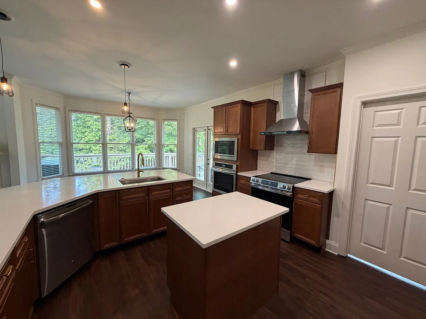 768 Laurel West Ln. — Photo 4