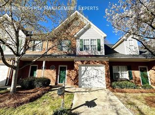 2222 Lennoxshire Square Ct, Charlotte, NC 28210