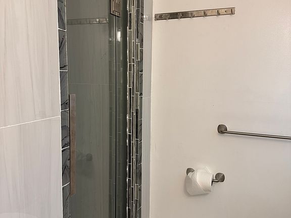 3rd image of 25 High Ridge Rd