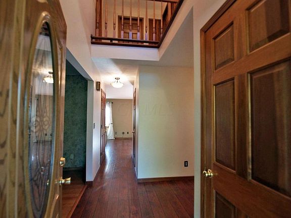 Open 2 story Foyer