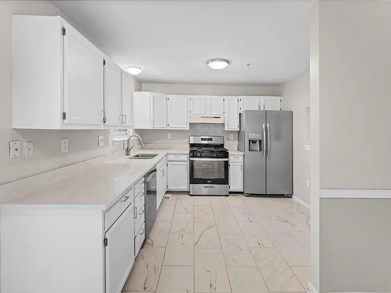 7016 Migliori Ct — Photo 15