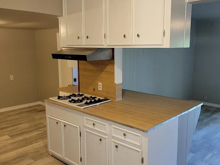 4290 Dallas St — Photo 23