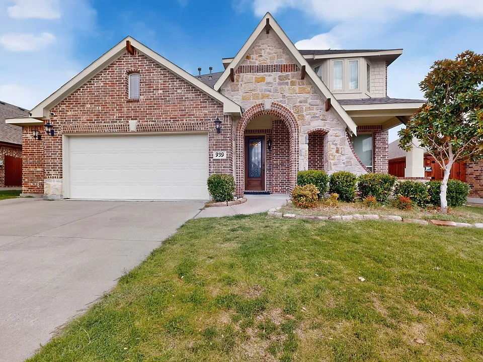 939 Mangrove Dr