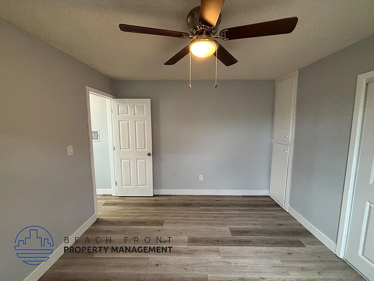 8633 Orchard Ave — Photo 16