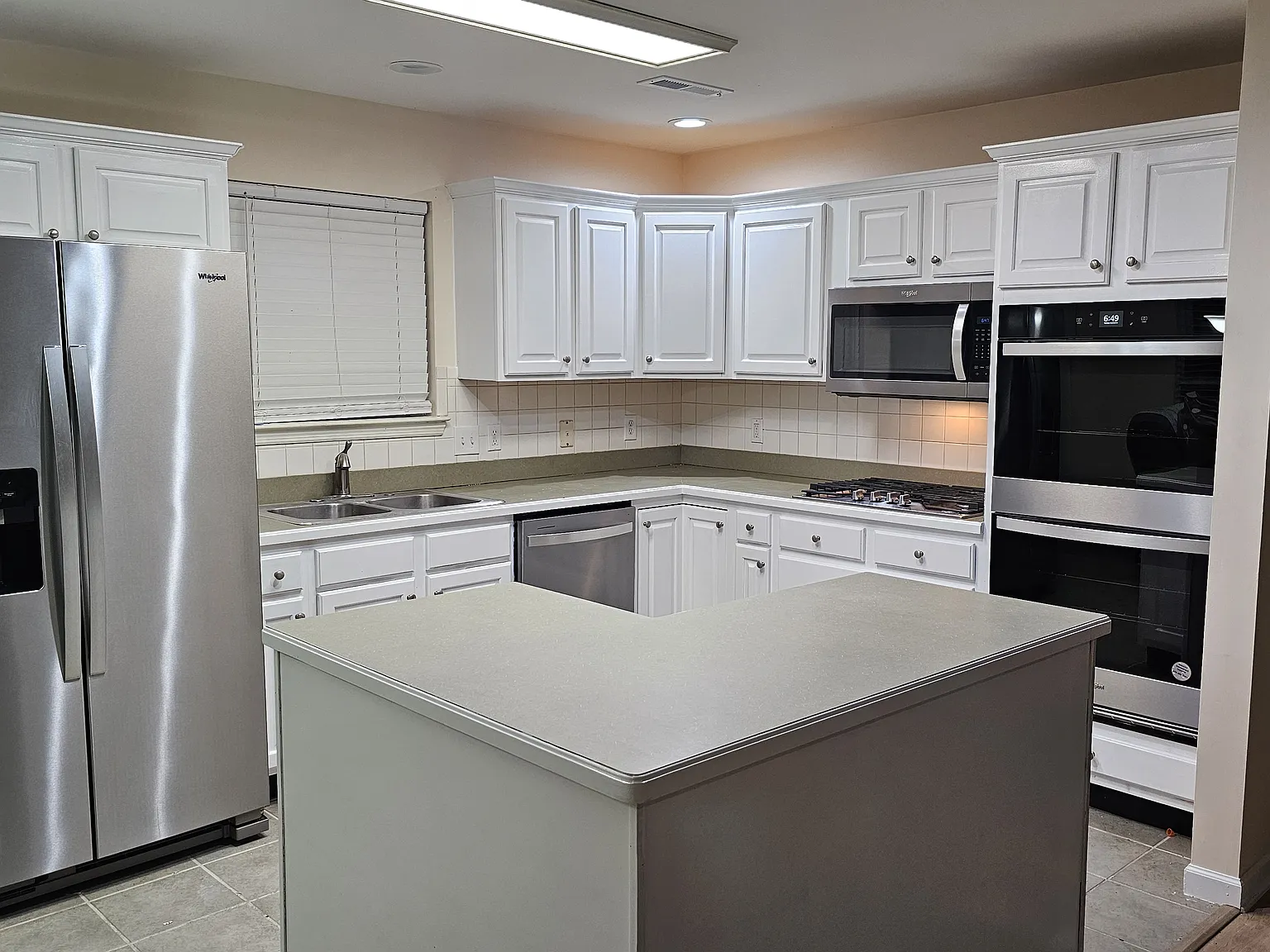 4 bed, 1600 sqft, $2,550 — Photo 3