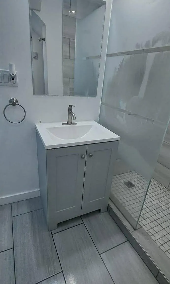 3 bed, 1.0 bath, 900 sqft, $3,200 — Photo 4