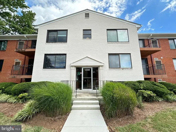 125 Driveway Clubhouse M, Leesburg, VA 20175
