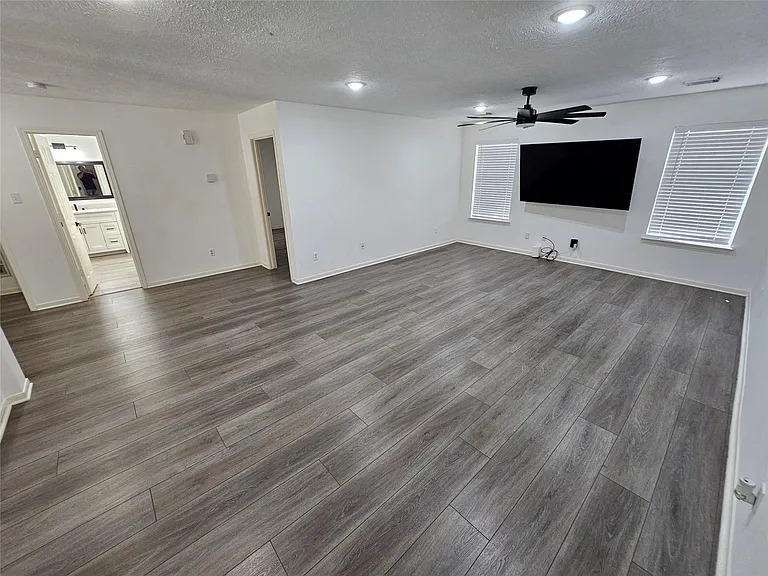 3709 Pinehurst Dr — Photo 27